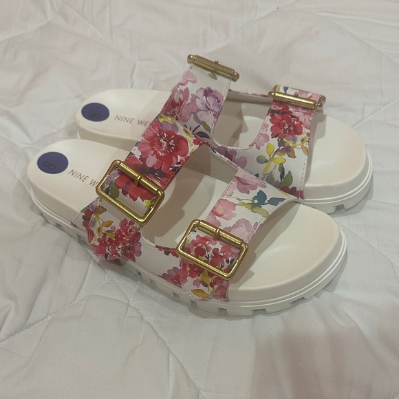 NEW Nine West Floral Buckle Sandals - White and Pink size 8 1/2 - Picture 1 of 6